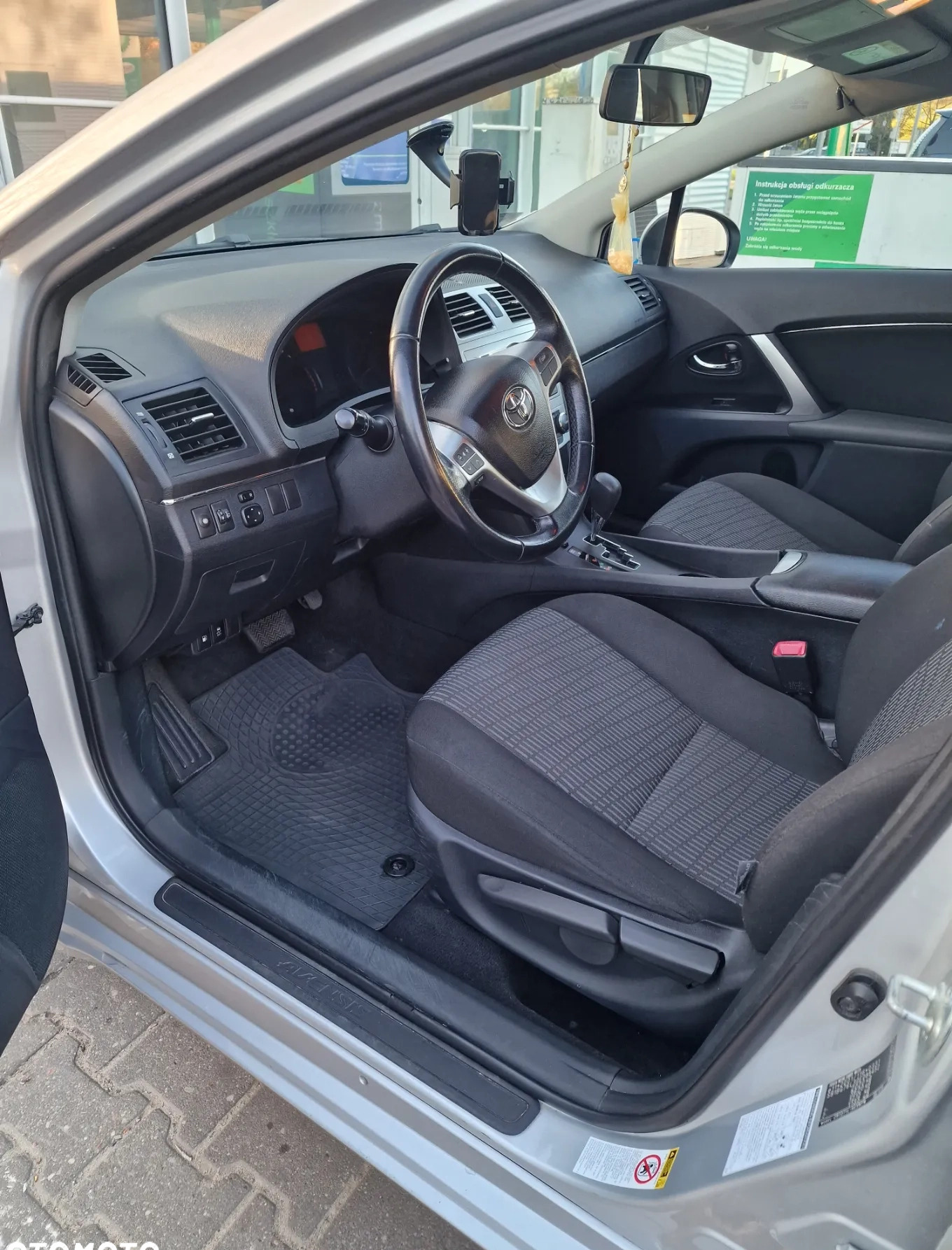 Toyota Avensis cena 42000 przebieg: 164600, rok produkcji 2013 z Warszawa małe 254